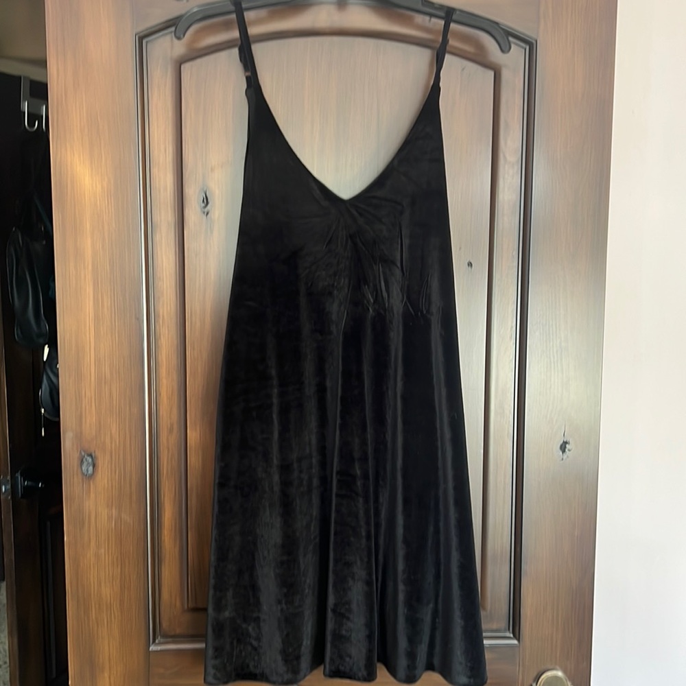 Black velvet v neck dress